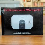Vorderseite der Verpackung des Kohlenmonoxid-Warnmelders GS828 mit Aufschrift Carbon Monoxide Alarm und Hinweis auf langlebige Batterie