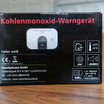 Rückseite der Verpackung des Kohlenmonoxid-Warnmelders GS828 mit technischen Daten, Hersteller SecurityAccess GmbH und Produktspezifikationen